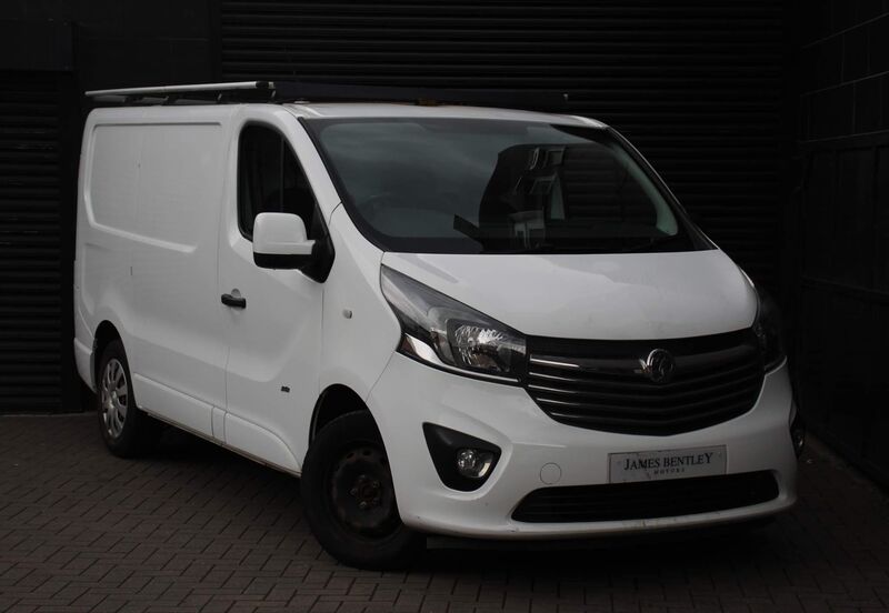VAUXHALL VIVARO
