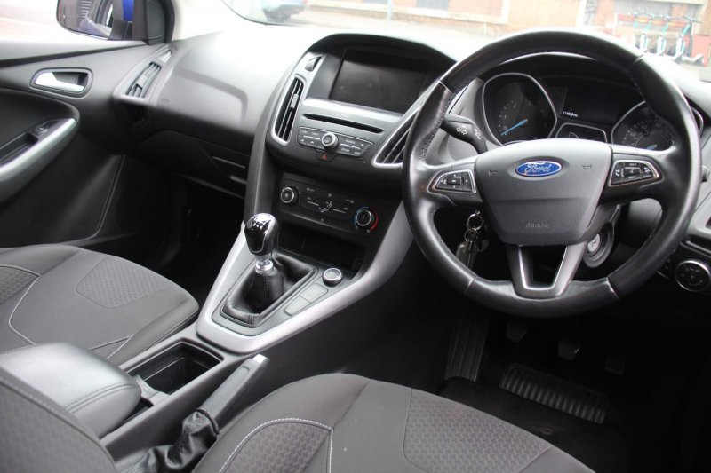 FORD FOCUS