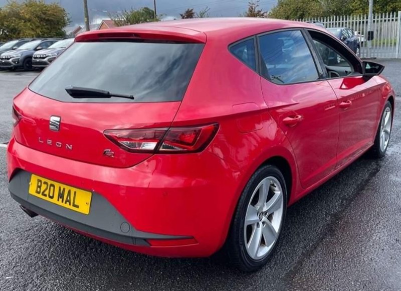 SEAT LEON
