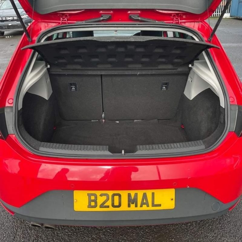SEAT LEON