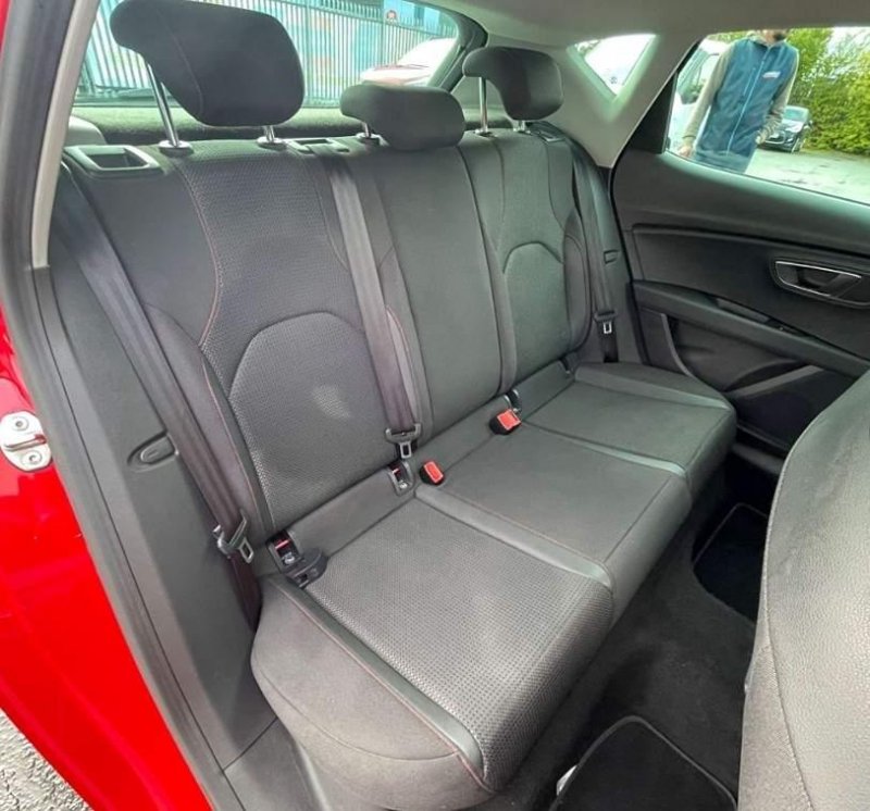 SEAT LEON