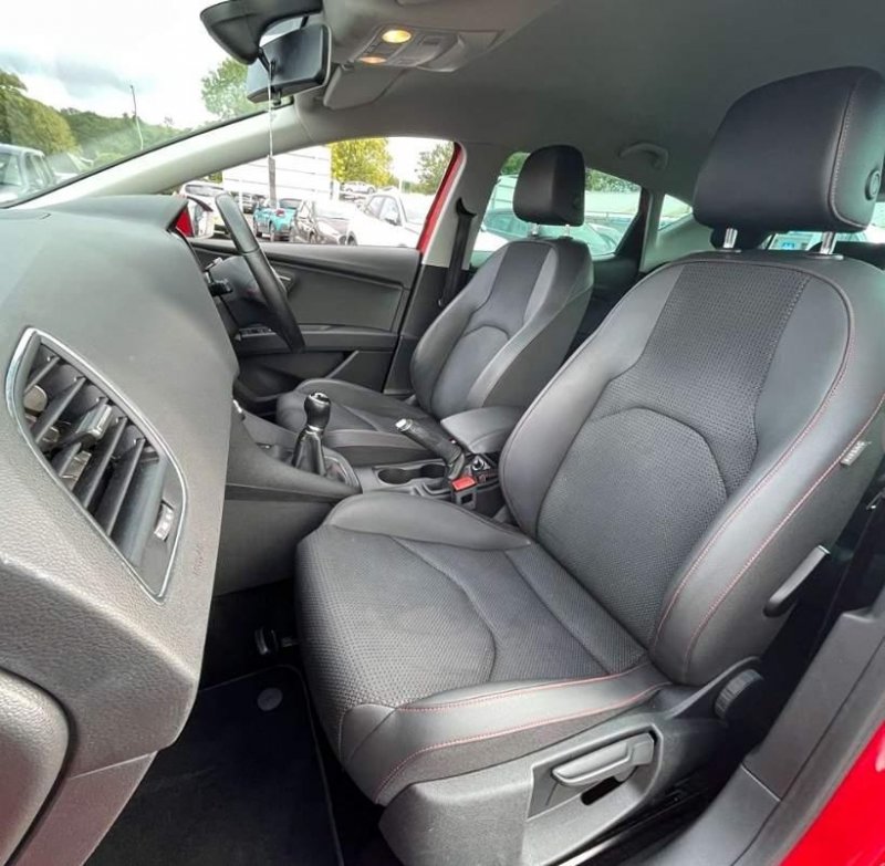 SEAT LEON