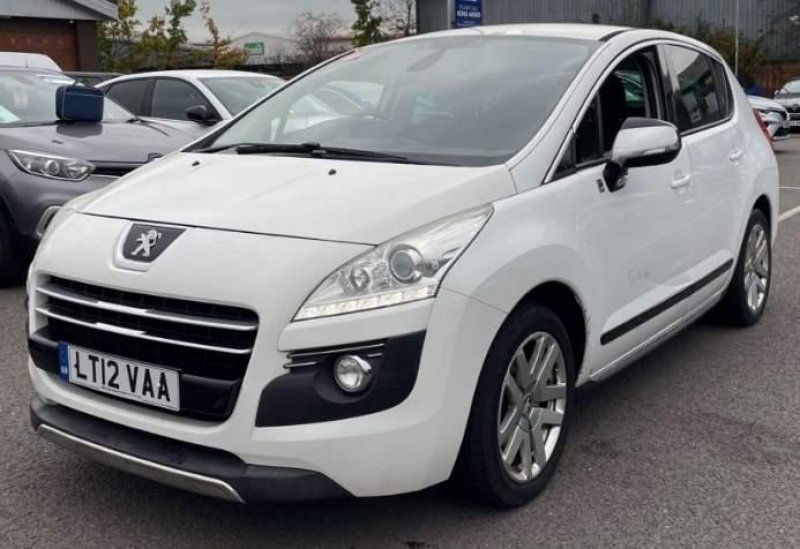 PEUGEOT 3008