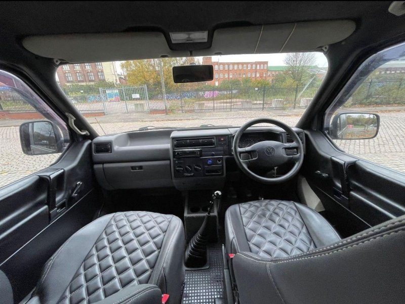 VOLKSWAGEN CAMPERVAN