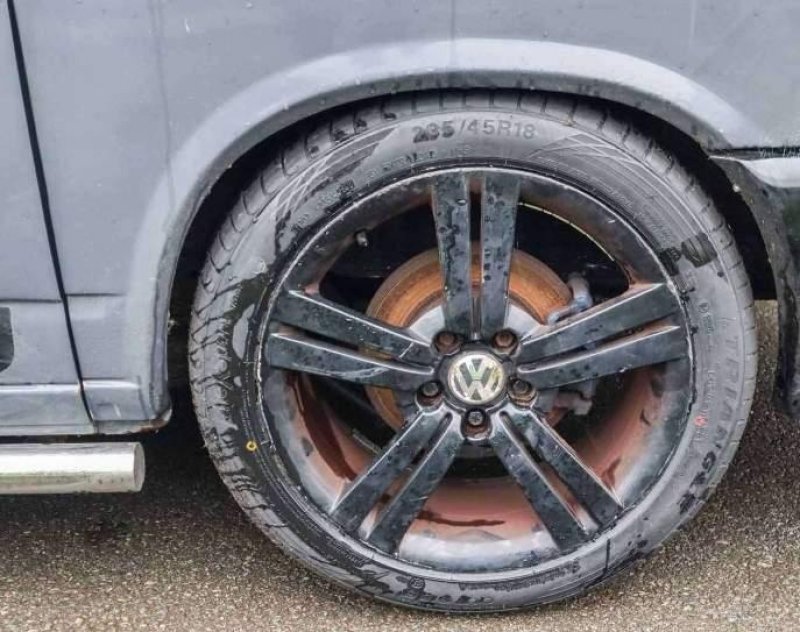 VOLKSWAGEN CAMPERVAN