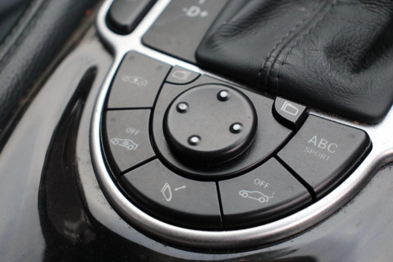 MERCEDES-BENZ SL