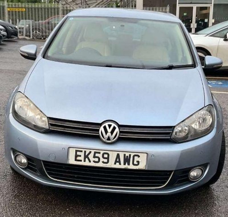 VOLKSWAGEN GOLF