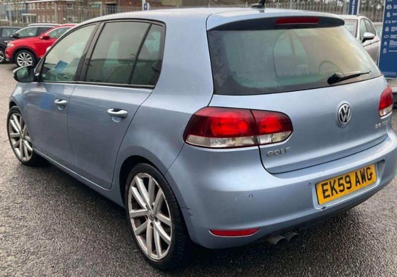 VOLKSWAGEN GOLF
