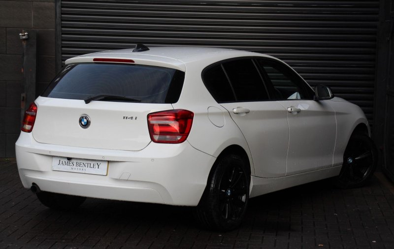BMW 1 SERIES