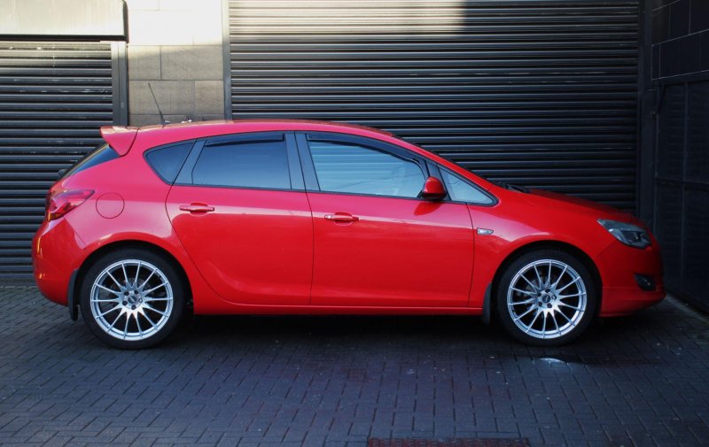 VAUXHALL ASTRA