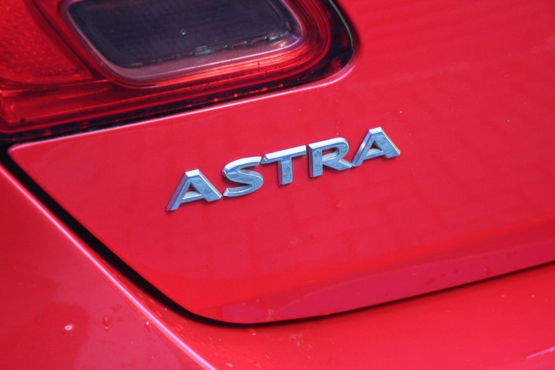 VAUXHALL ASTRA