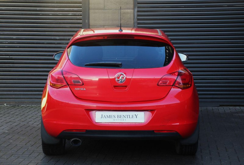 VAUXHALL ASTRA
