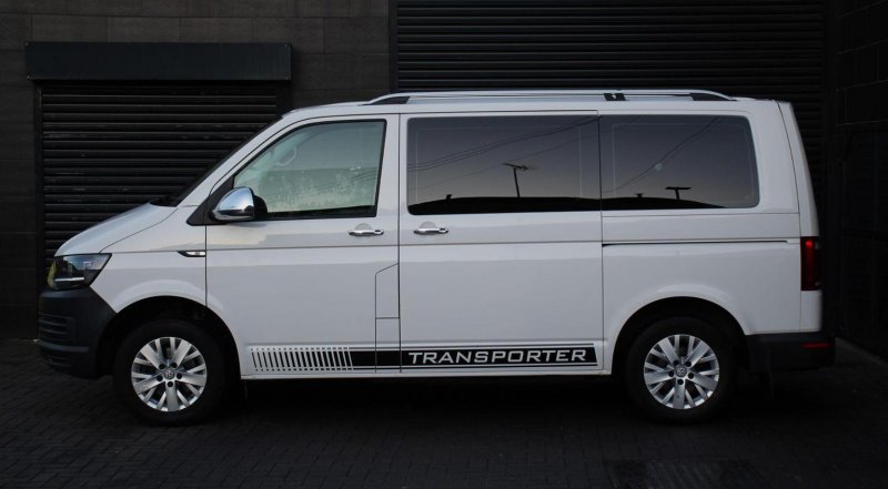 VOLKSWAGEN TRANSPORTER SHUTTLE