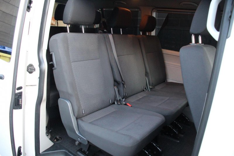 VOLKSWAGEN TRANSPORTER SHUTTLE