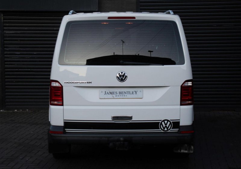 VOLKSWAGEN TRANSPORTER SHUTTLE