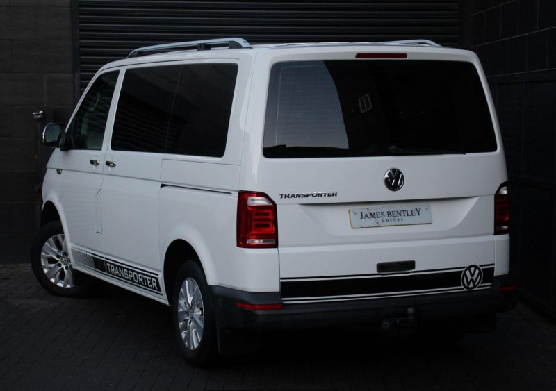 VOLKSWAGEN TRANSPORTER SHUTTLE