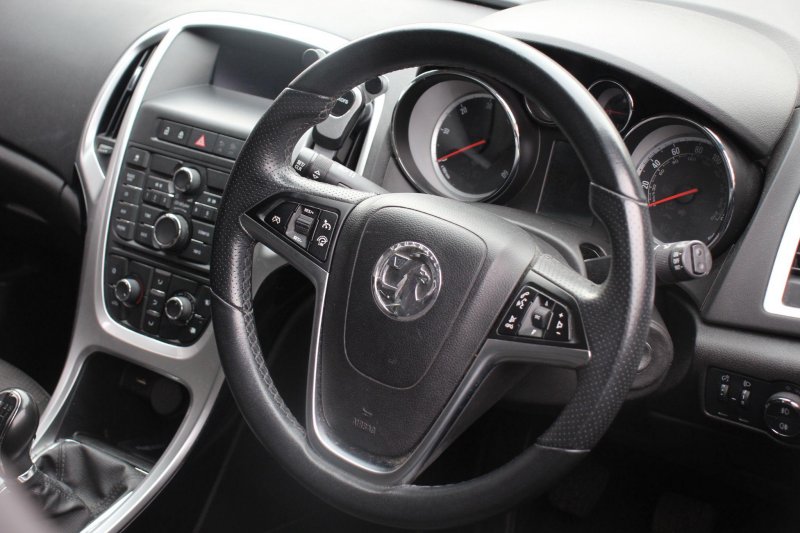 VAUXHALL ASTRA