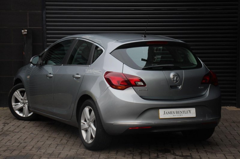 VAUXHALL ASTRA