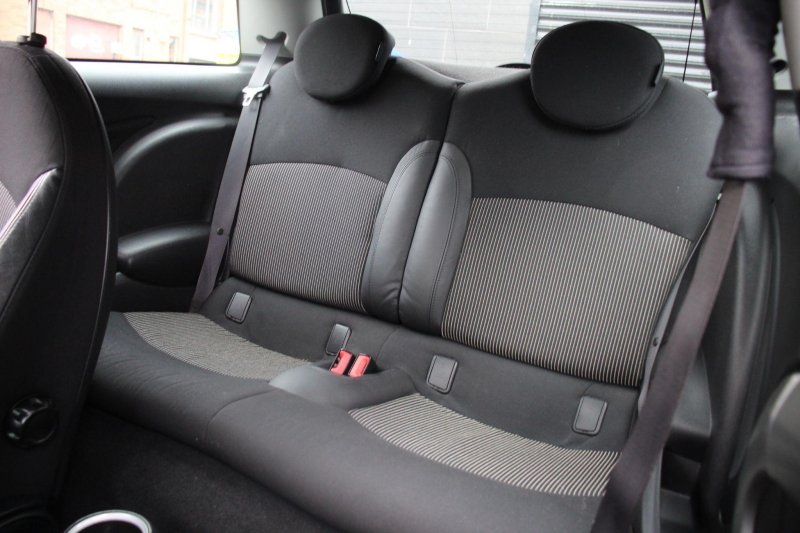 MINI HATCH