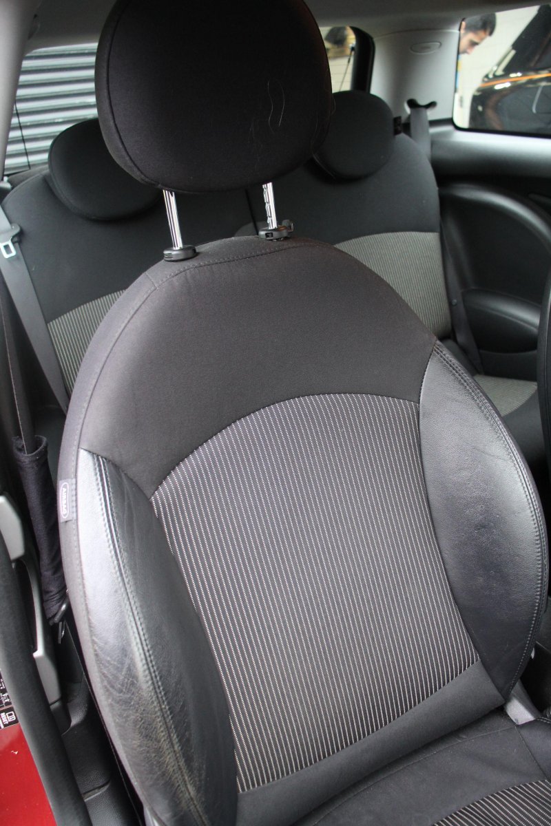 MINI HATCH