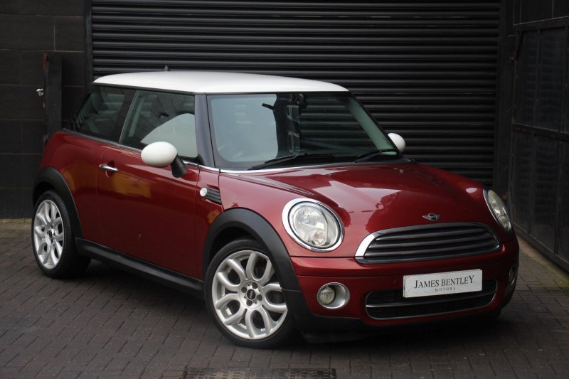 MINI HATCH