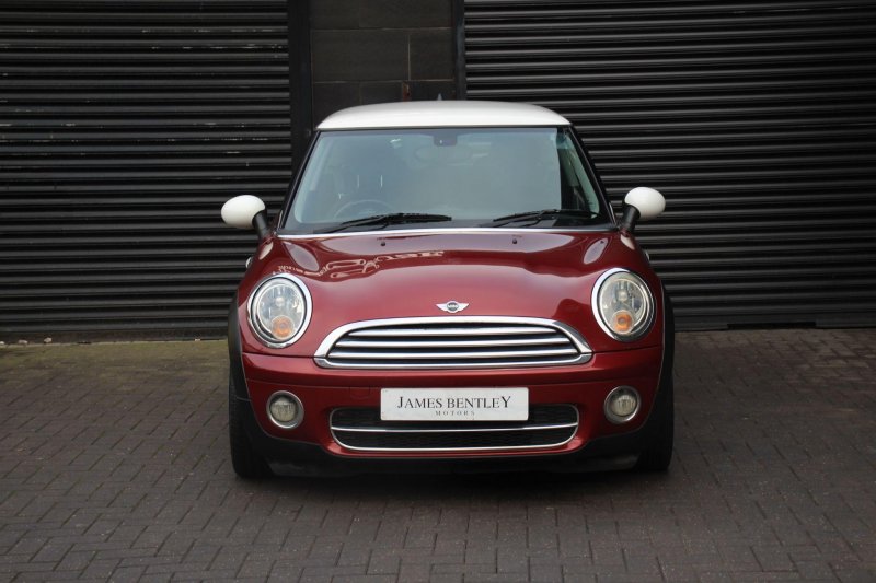 MINI HATCH