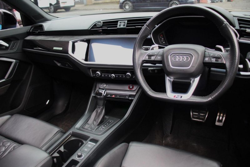 AUDI RS Q3