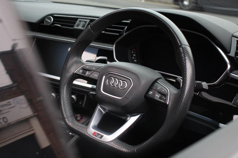 AUDI RS Q3