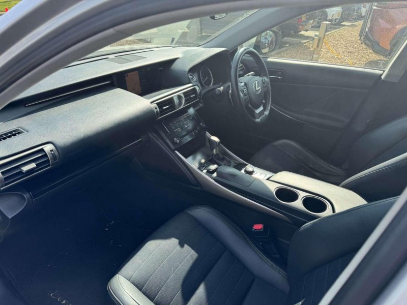 LEXUS IS