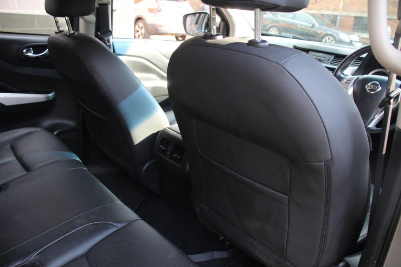 NISSAN NAVARA